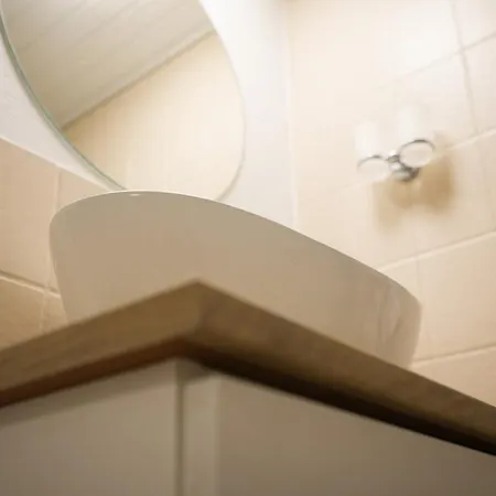 Basement House For 4people With Full Kitchen & Free Parking Apartment Odense