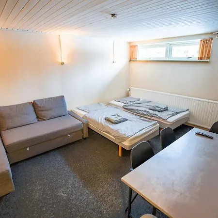 Basement House For 4people With Full Kitchen & Free Parking * Odense