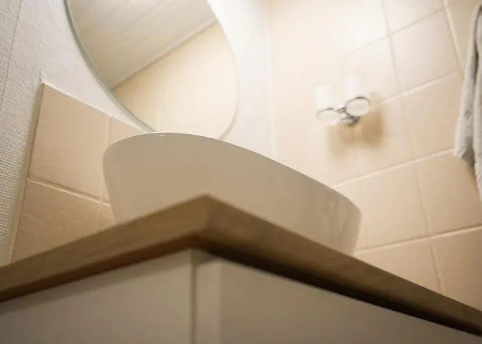 Basement House For 4people With Full Kitchen & Free Parking Appartement Odense