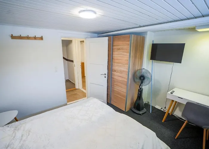 Basement House For 4people With Full Kitchen & Free Parking * Odense